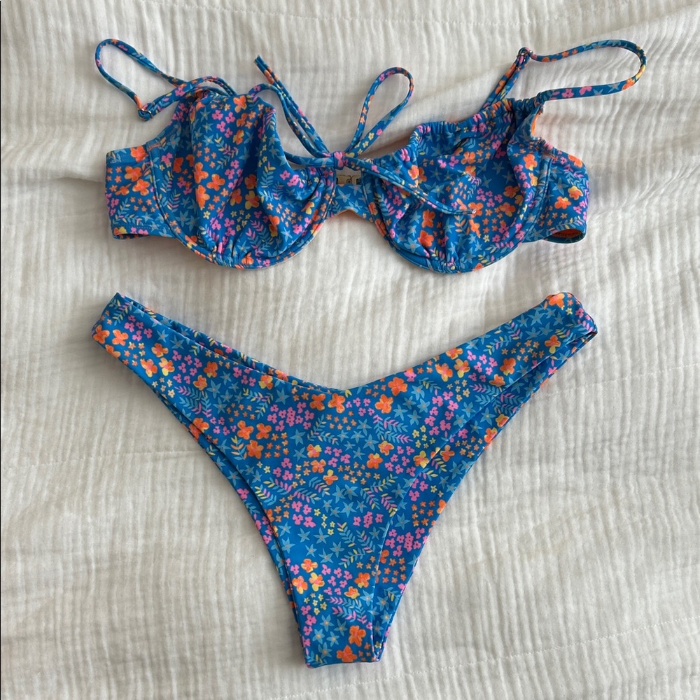 Kulani Kinis Set